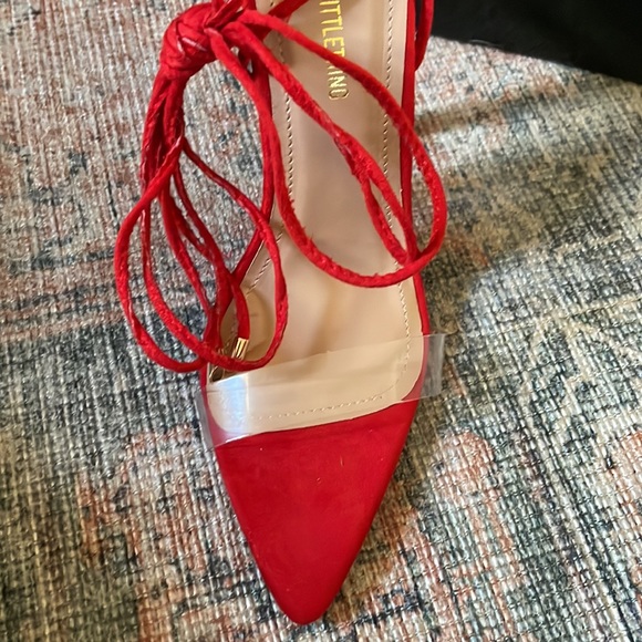 PRETTY LIL THING WRAP AROUND SANDAL🔥🔥 - Picture 3 of 6